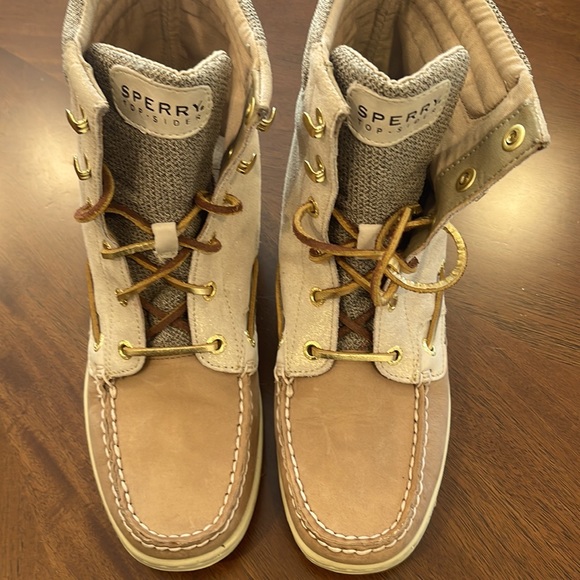 Sperry Top-Sider womens beige boots. Size 7.5. Nearly new, worn twice. - Picture 3 of 8